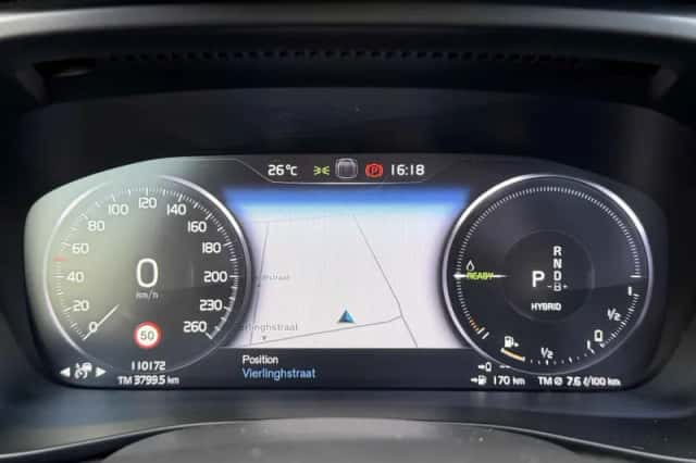Volvo XC40 (2023) thumbnail 3