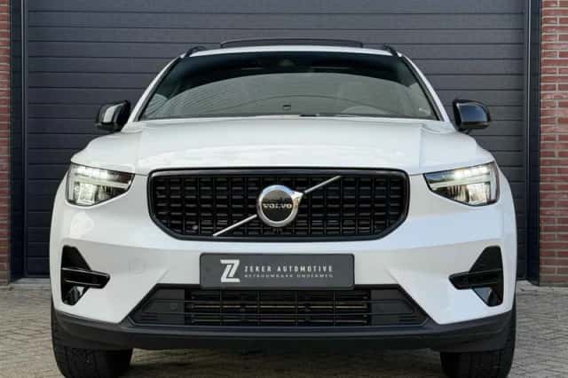 Volvo XC40 (2023) thumbnail 6