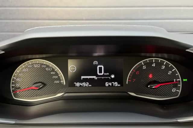Peugeot 208 (2021) thumbnail 3