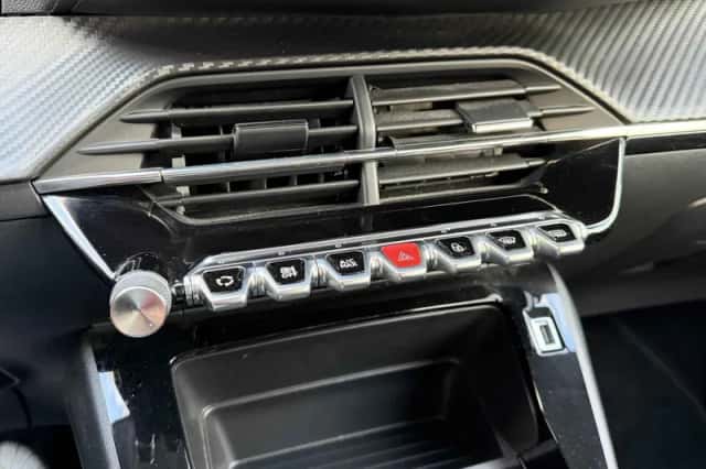 Peugeot 208 (2021) thumbnail 4