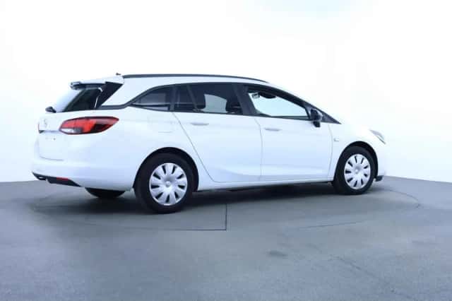 Opel Astra (2021) thumbnail 2