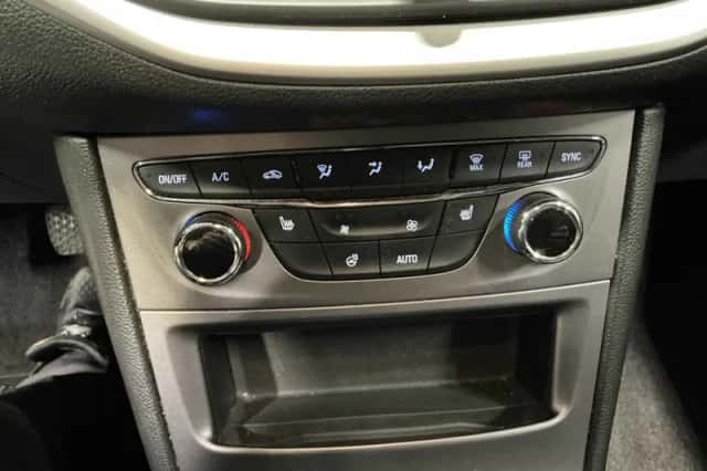 Opel Astra (2021) thumbnail 3