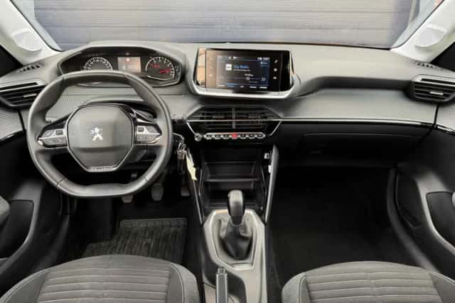 Peugeot 208 (2023) thumbnail 2