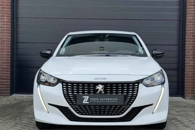 Peugeot 208 (2023) thumbnail 6