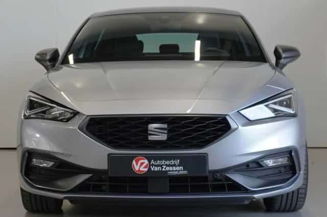 SEAT Leon (2023) thumbnail 6