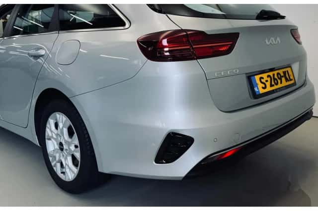Kia Ceed Sportswagon (2023) thumbnail 4