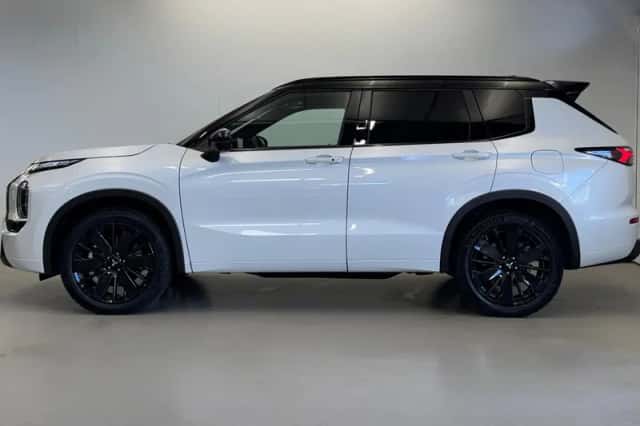 Mitsubishi Outlander (2026) thumbnail 3