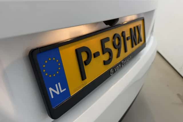 Kia Ceed (2022) thumbnail 4