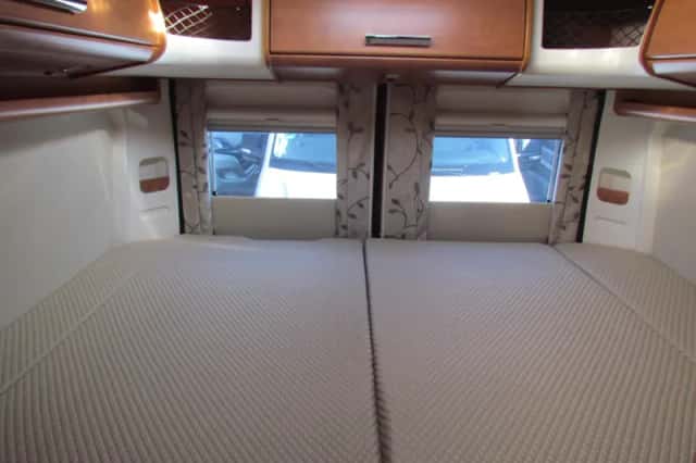 Malibu Van (2018) thumbnail 3