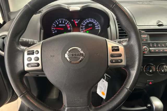 Nissan Note (2011) thumbnail 1