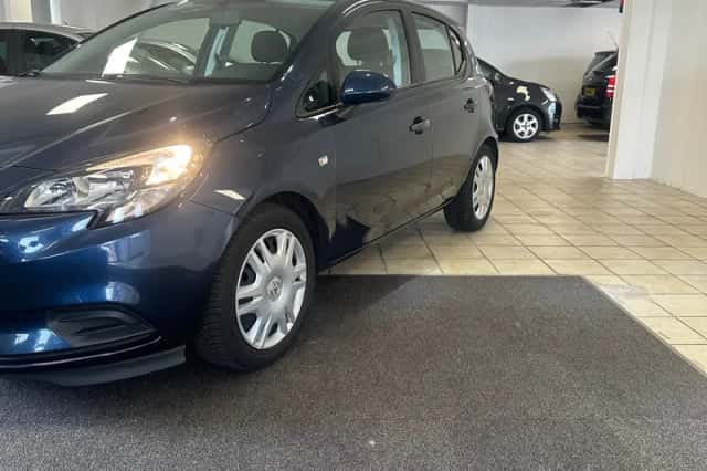 Opel Corsa (2017) thumbnail 3