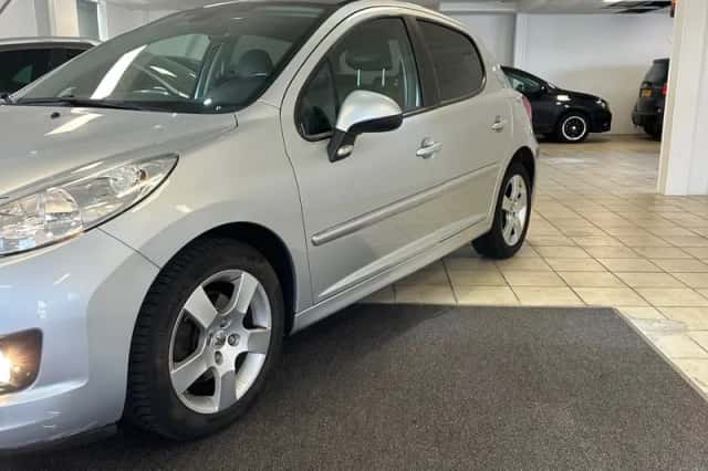 Peugeot 207 (2011) thumbnail 3