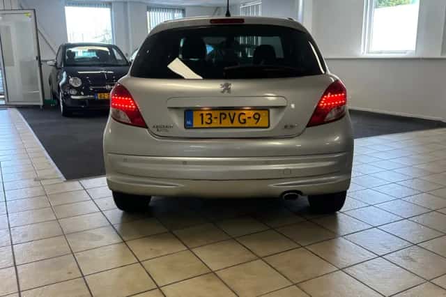 Peugeot 207 (2011) thumbnail 5