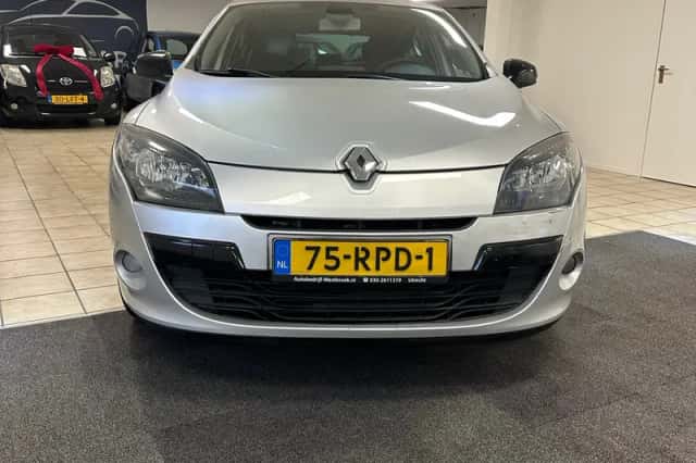 Renault Mégane (2011) thumbnail 3