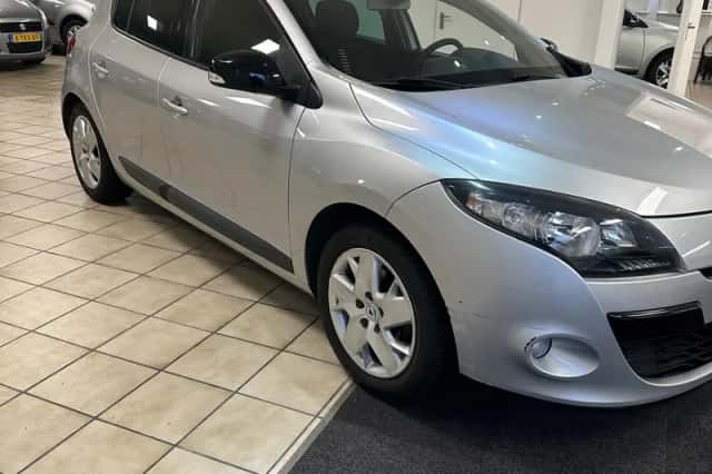 Renault Mégane (2011) thumbnail 6