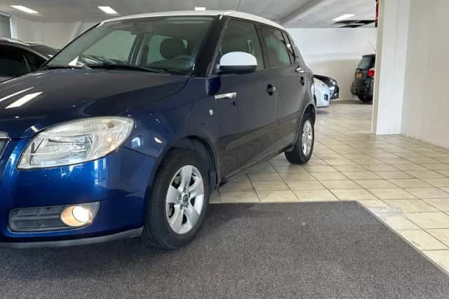Škoda Fabia (2009) thumbnail 2