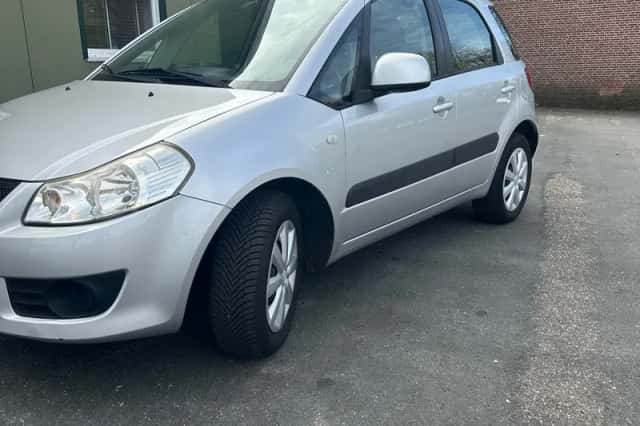 Suzuki SX4 (2007) thumbnail 5