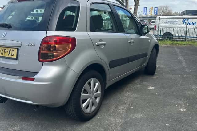 Suzuki SX4 (2007) thumbnail 6