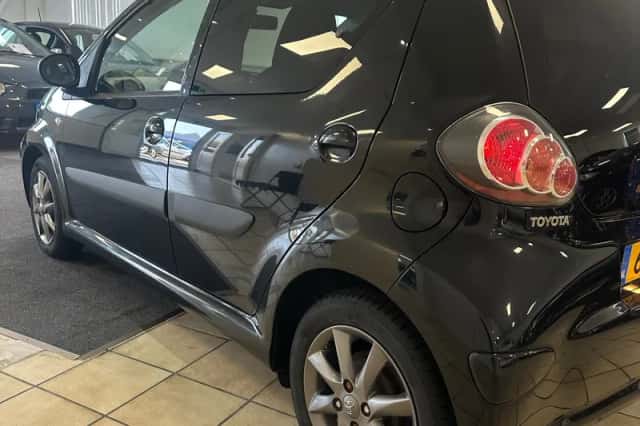 Toyota Aygo (2011) thumbnail 4