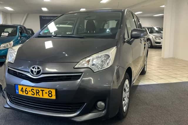 Toyota Verso-S (2011) thumbnail 4
