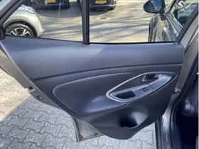 Toyota Yaris Cross (2024) thumbnail 31