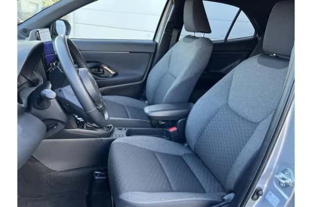 Toyota Yaris Cross (2024) thumbnail 5