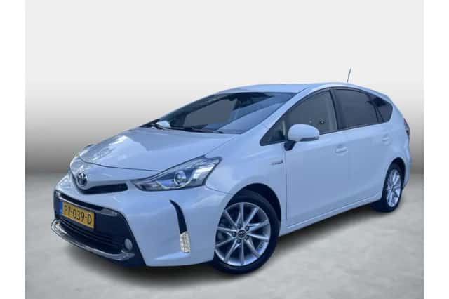 Toyota Prius (2017) thumbnail 1