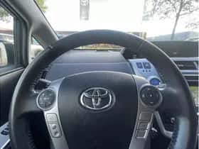 Toyota Prius (2017) thumbnail 17