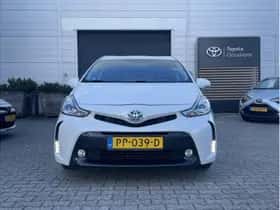 Toyota Prius (2017) thumbnail 3