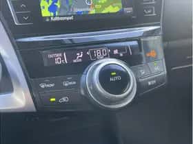 Toyota Prius (2017) thumbnail 22