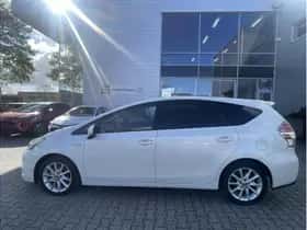 Toyota Prius (2017) thumbnail 4