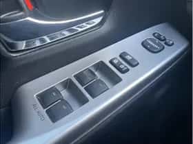 Toyota Prius (2017) thumbnail 32
