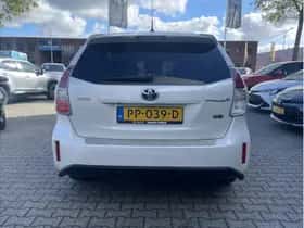 Toyota Prius (2017) thumbnail 5