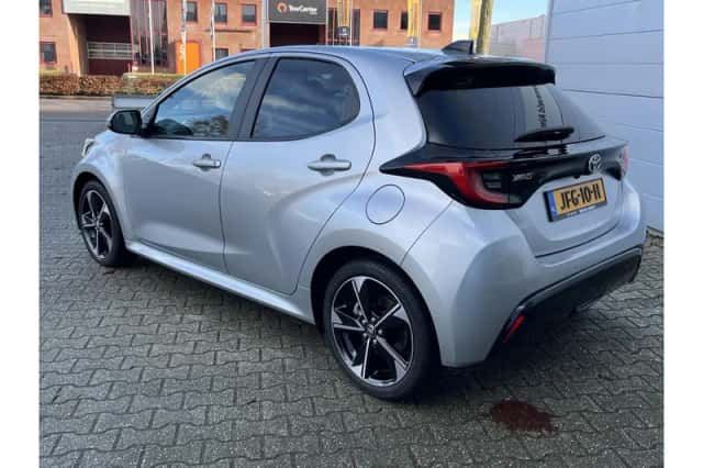 Toyota Yaris (2025) thumbnail 3