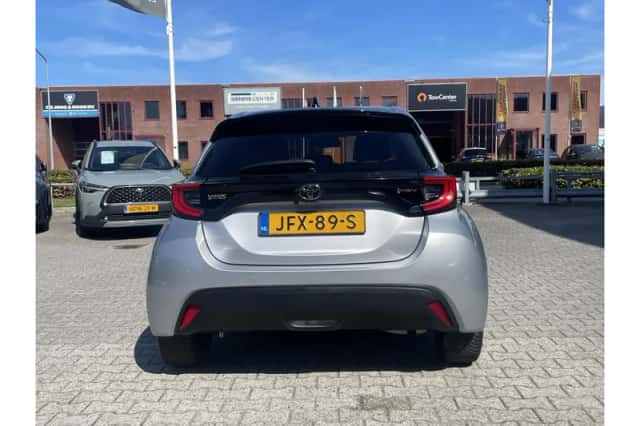 Toyota Yaris (2025) thumbnail 5