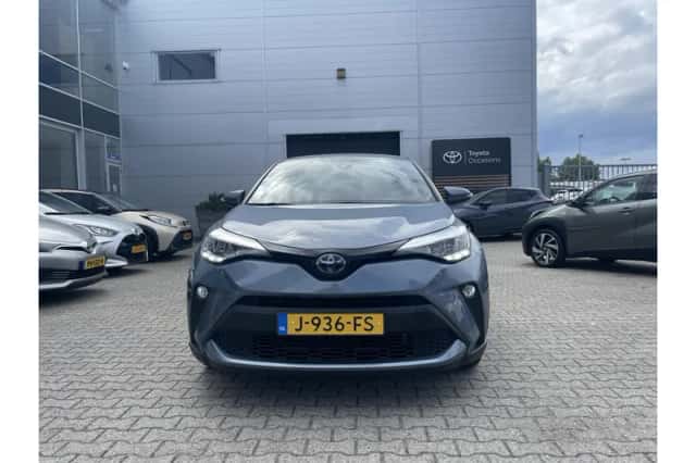 Toyota C-HR (2020) thumbnail 3