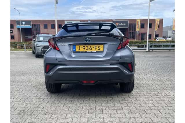 Toyota C-HR (2020) thumbnail 5