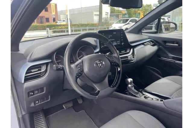 Toyota C-HR (2020) thumbnail 6