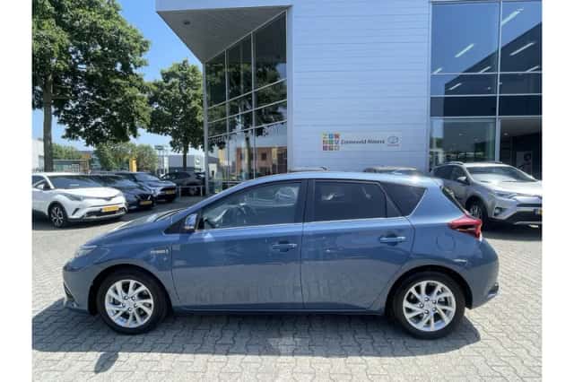 Toyota Auris (2016) thumbnail 4