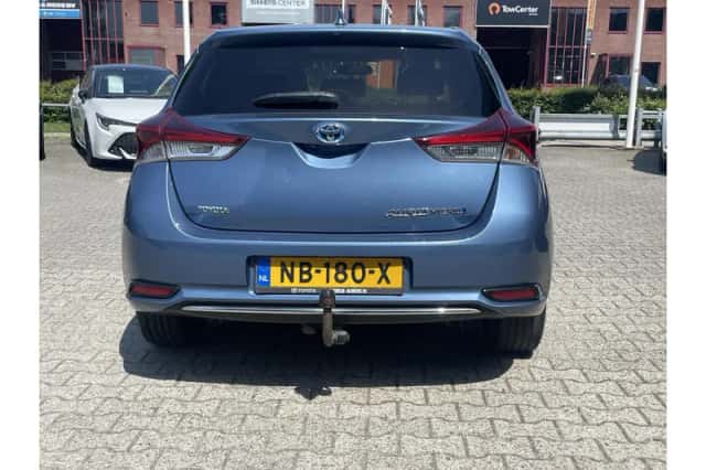 Toyota Auris (2016) thumbnail 5