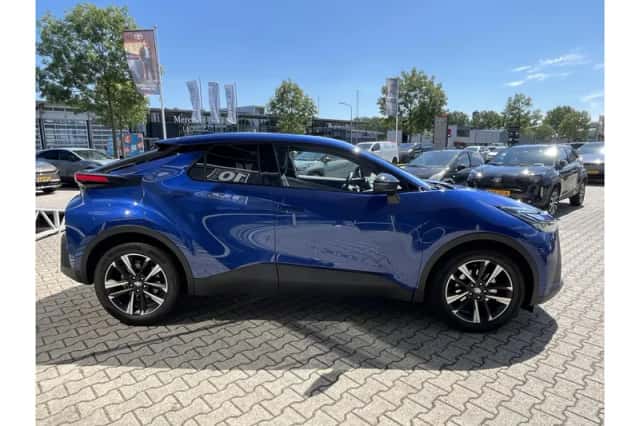 Toyota C-HR (2026) thumbnail 5