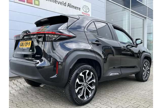 Toyota Yaris Cross (2024) thumbnail 2