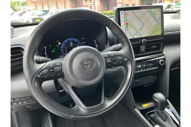 Toyota Yaris Cross (2024) thumbnail 3