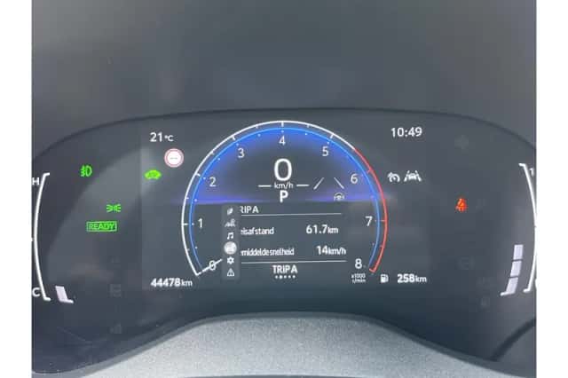 Toyota Yaris Cross (2024) thumbnail 4