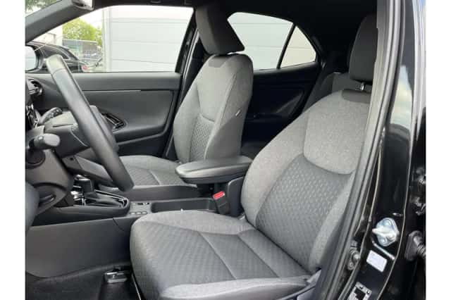 Toyota Yaris Cross (2024) thumbnail 5