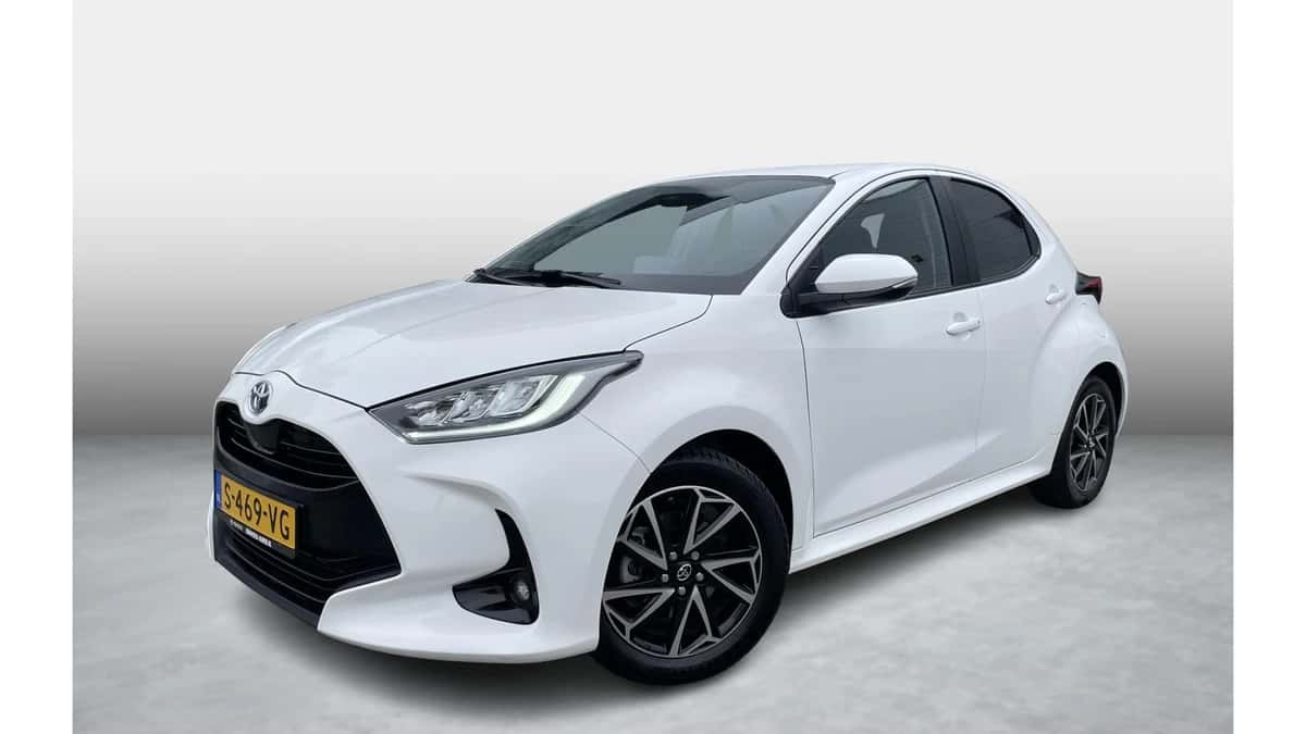 Toyota Yaris (2023) — foto 1