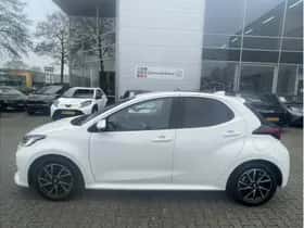 Toyota Yaris (2023) thumbnail 3