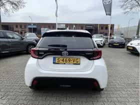 Toyota Yaris (2023) thumbnail 4
