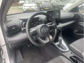 Toyota Yaris (2023) thumbnail 5