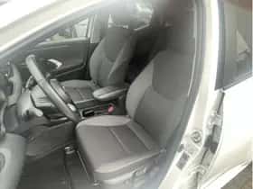 Toyota Yaris (2023) thumbnail 6